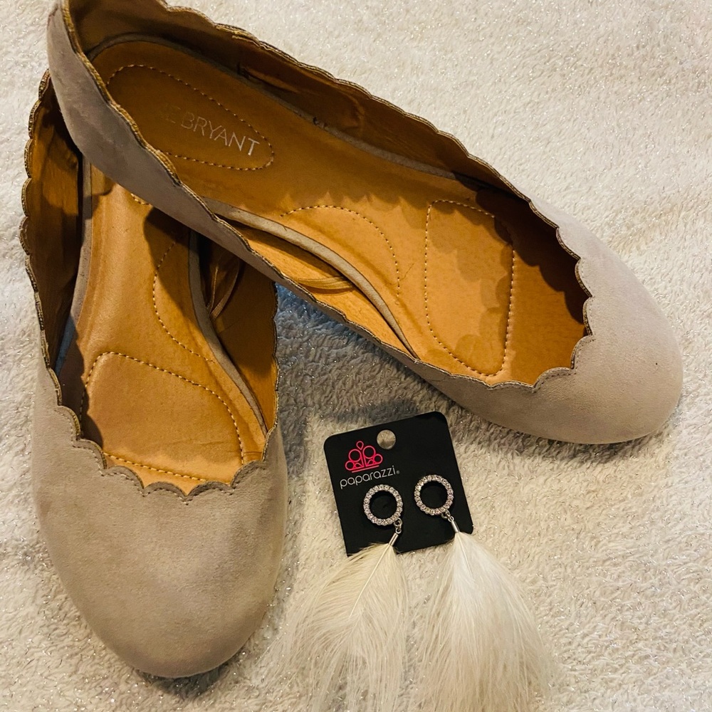 Lane Bryant grey scalloped Flats size 11